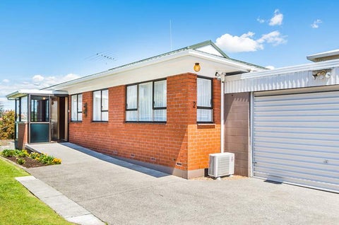 2/72 Browns Bay Road, Rothesay Bay, Auckland