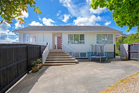 7 Rodney Street, Howick, Auckland