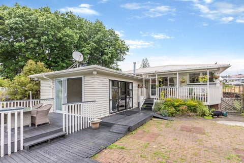 28 Lowtherhurst Road, Massey, Auckland