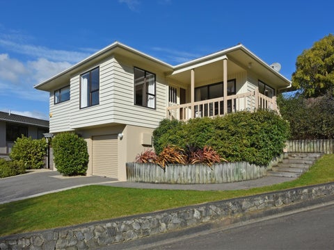 13 Pioneer Grove, Silverstream, Upper Hutt
