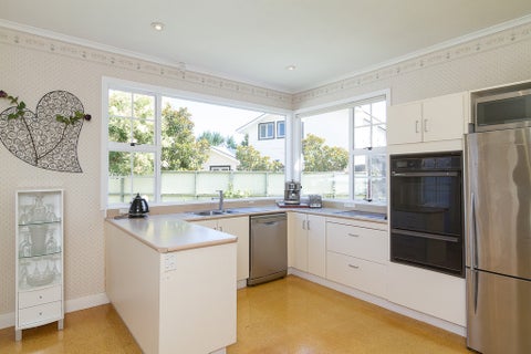 16 Burnside Street, Waterloo, Lower Hutt