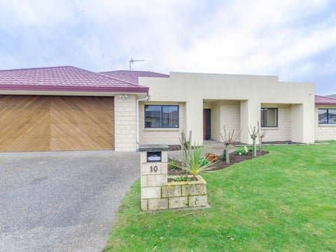 10 Holcombe Drive, Paraparaumu