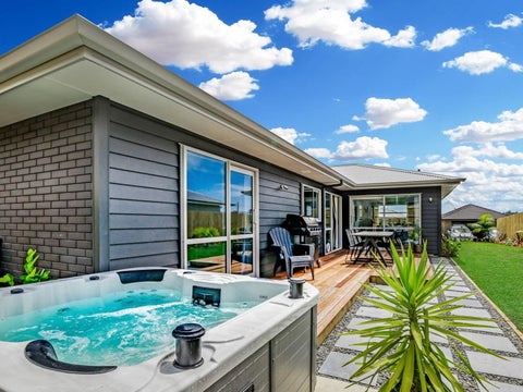 8 Mahia Lane, Waikanae