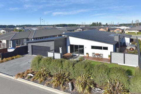 100 Pegasus Boulevard, Pegasus, Pegasus