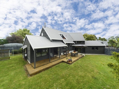 11 Hillgrove Place, Fitzherbert, Palmerston North