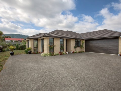 12 Brookfield Place, Paraparaumu