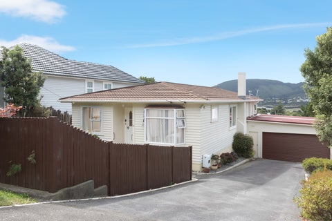 25 Chester Road, Tawa, Wellington