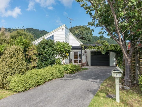 5 Lesley Grove, Waikanae