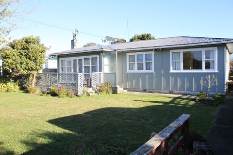 2 Coleman Street, Paraparaumu