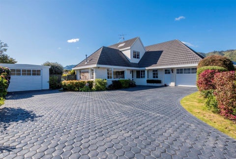 32 Andrew Street, Waikanae