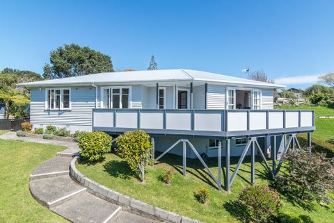 25 Mahoe Street, Tawa, Wellington