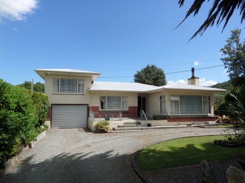 42 Harrison Street West, Featherston