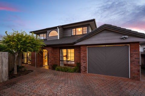 8B Beach Road, Orewa, Orewa