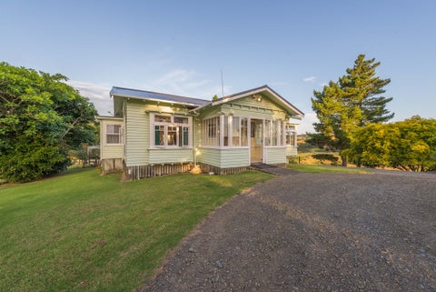 5 Audrey Luckens Lane, Helensville, Helensville