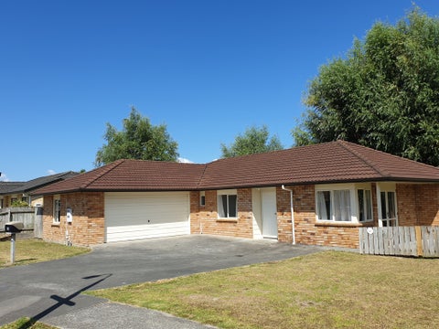 27 Naylors Drive, Mangere, Auckland
