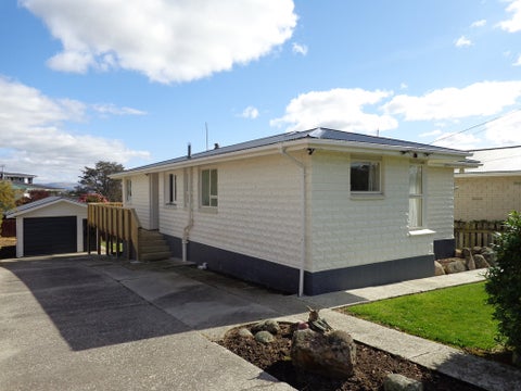 28 Golfers Drive, Balclutha