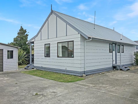 7 Peter Hall Drive, Kelvin Grove, Palmerston North