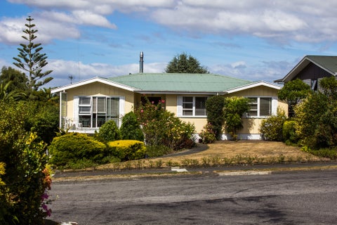 15 Puriri Crescent, Lansdowne, Masterton