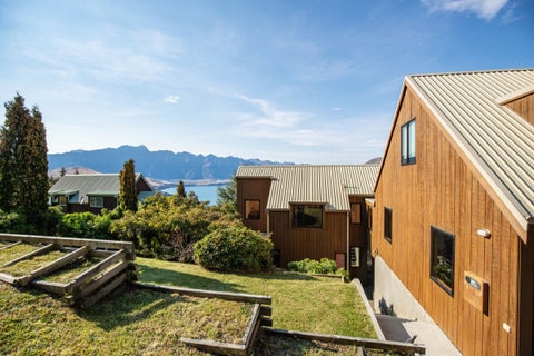 128 Wynyard Crescent, Fernhill, Queenstown
