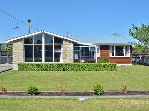 2 Diamond Street, Carterton