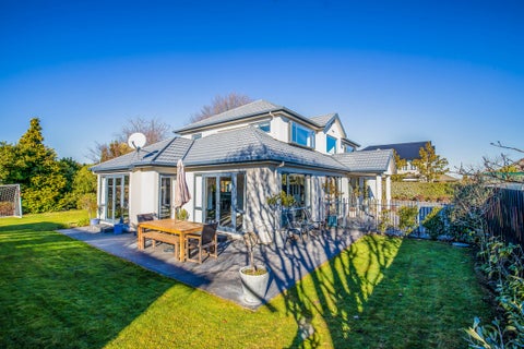 15 Ballybrack Place, Casebrook, Christchurch