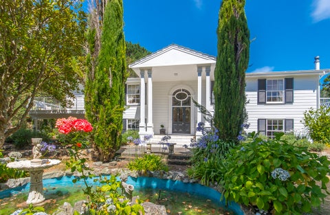 52 Sunrise Boulevard, Tawa, Wellington