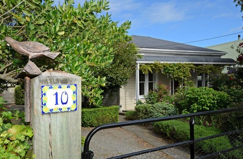10 Daniel Street, Martinborough