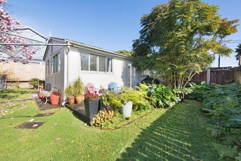 32A Waddell Avenue, Point England, Auckland