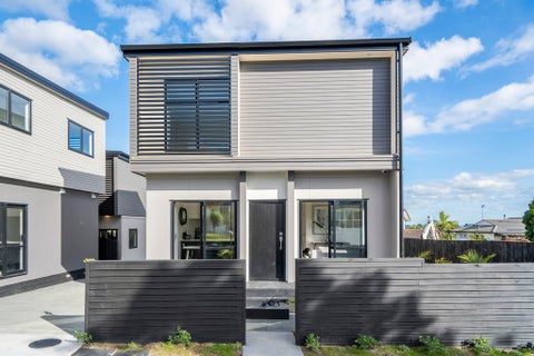 8E Edgar Pearce Place, Howick, Auckland