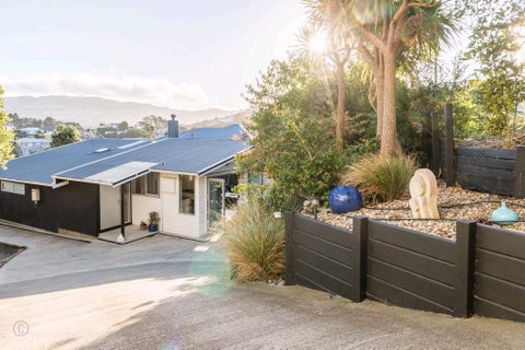 52 Black Rock Road, Newlands, Wellington