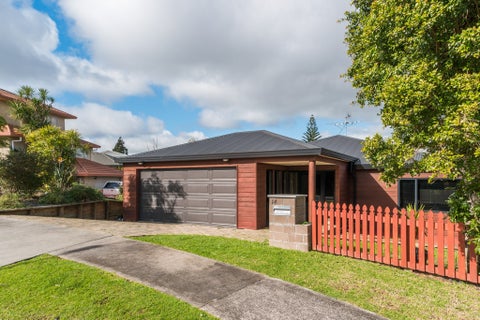 14 McCahill Views, Botany Downs, Auckland