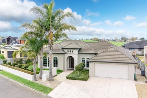 2 Peninsula Point, Huntington, Hamilton