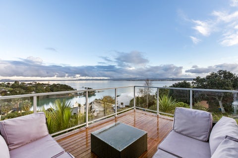 4 Seahorse Place, Beach Haven, Auckland