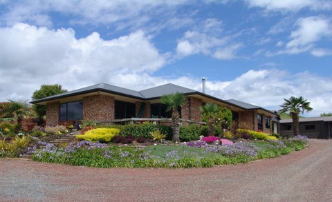 128 Pond Road, Raglan, Raglan