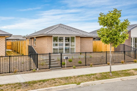 51 Pegasus Boulevard, Pegasus, Pegasus
