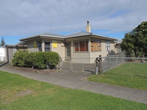 128 Newcastle Street, Māhia