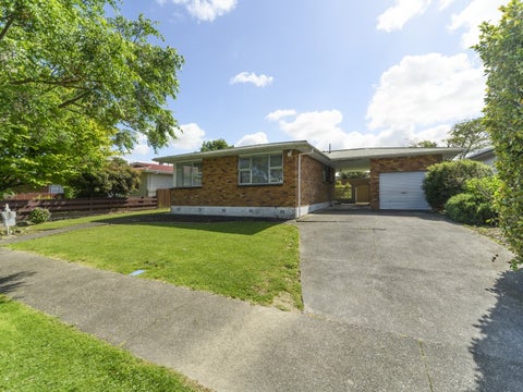 87 Wikiriwhi Crescent, Awapuni, Palmerston North