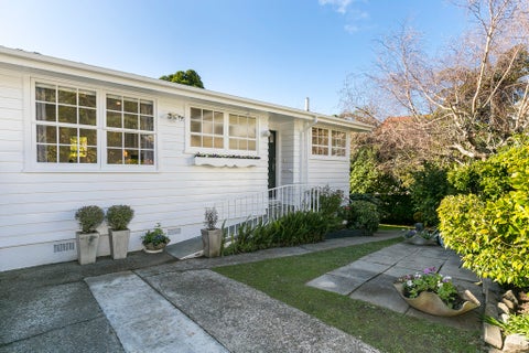 5A Ridd Crescent, Karori, Wellington