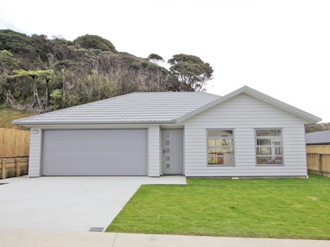 8 Spritsail Place, Whitby, Porirua