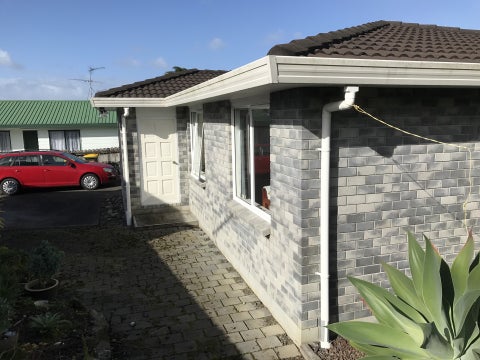 1/6 Clarion Place, Glendene, Auckland