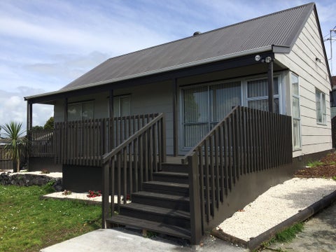 1/2 Kennington Drive, Clendon Park, Auckland