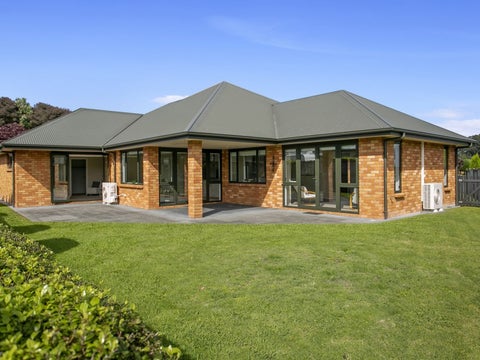 17 Chesterton Drive, Leamington, Cambridge