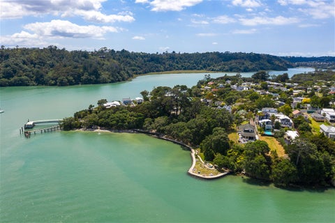 9A Beach Haven Road, Beach Haven, Auckland