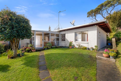 2/19 Hollyhock Place, Browns Bay, Auckland