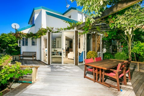 2/21 Beatrice Avenue, Hillcrest, Auckland