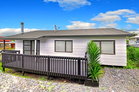 2/11 Barneys Farm Road, Clendon Park, Auckland