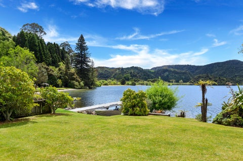 21 Steep Street, Lake Okareka, Rotorua