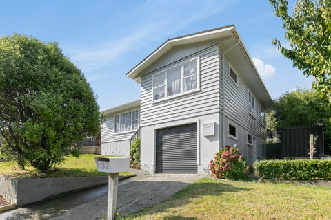32 McGowan Road, Wainuiomata, Lower Hutt