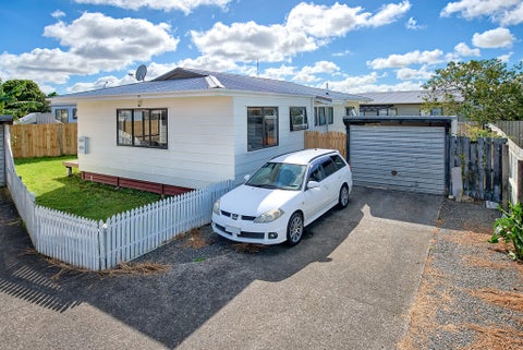 2/14 Templeton Place, Clendon Park, Auckland