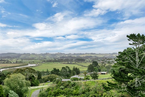 75 Pipitiwai Drive, Helensville